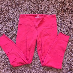 red aritzia leggings